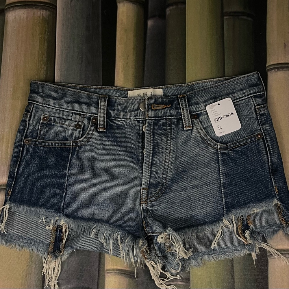 - ⭐️Free People-⭐️Jean Shorts Denim Frayed Edges Size 24 NWT!